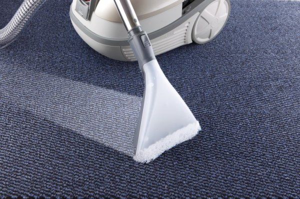 Vacuuming for wet cleaning