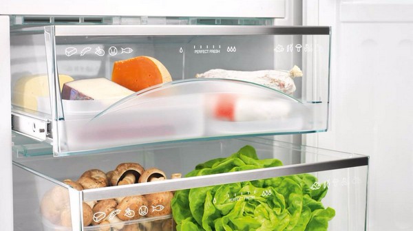 No Frost System Drawers in the refrigerator