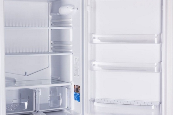 Defrosting the refrigerator How to eliminate the unpleasant smell in the refrigerator?