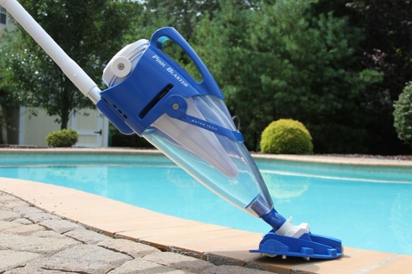 Pool cleaning Cleaning the pool with a vacuum cleaner