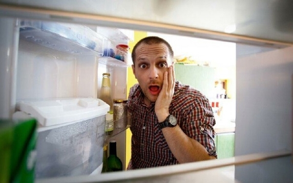 Spoiled products Unpleasant smell in the refrigerator