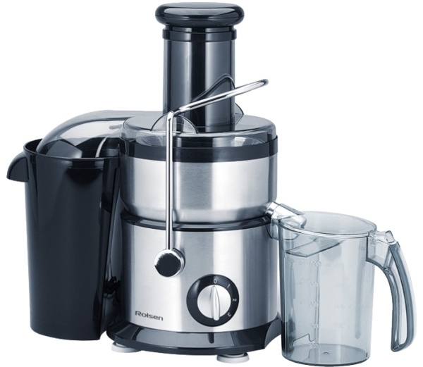 Juicer with foam separator