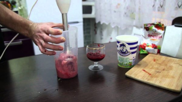 Making smoothies Making smoothies