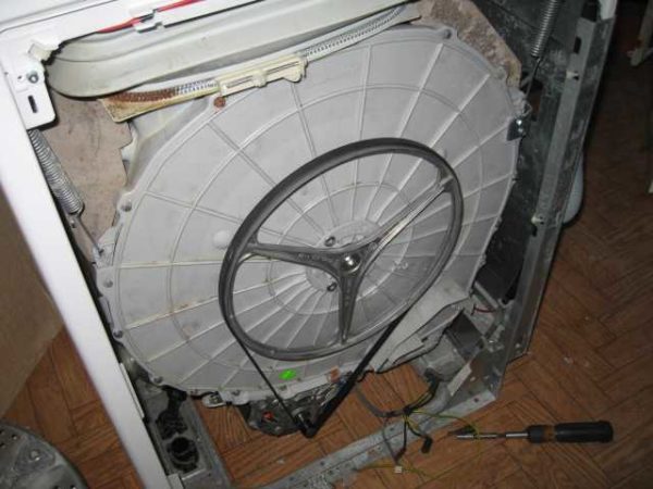 Top-loading washing machine Top-loading washing machine