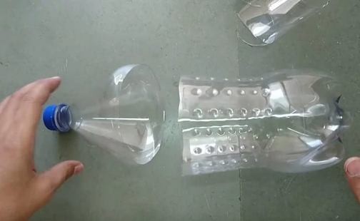 Cut bottle The basis of the homemade vacuum cleaner