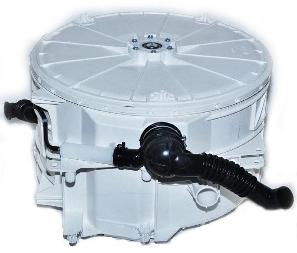 Plastic tank
