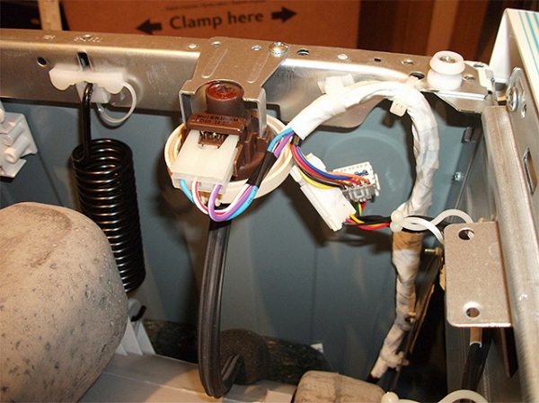 Pressostat in the washing machine