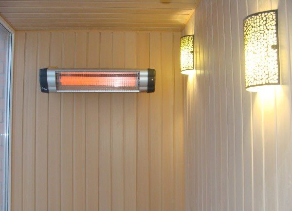Wall mounted infrared heater