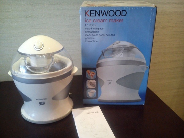 Semi-automatic ice cream maker