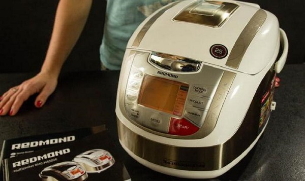 Multicooker with instructions
