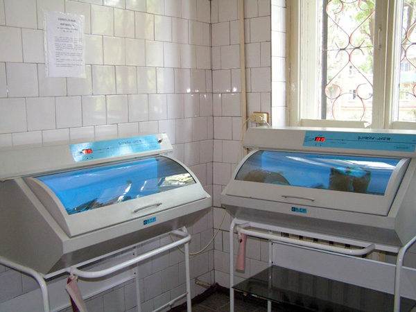 Ultraviolet sterilizers for medical instruments Ultraviolet sterilizers for medical instruments