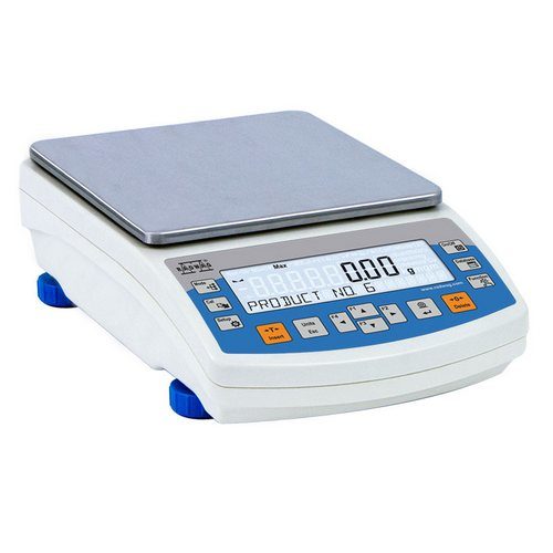 Scales with automatic calibration