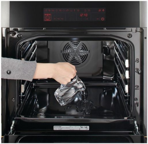 Hydrolytic oven cleaning