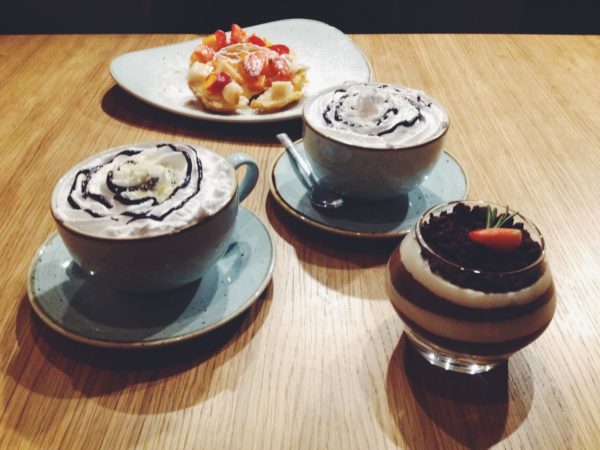Cappuccino serving