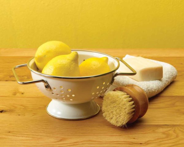 Cleaning with lemon