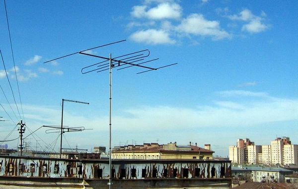 Roof antenna