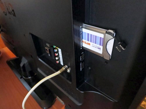 TV with CAM module