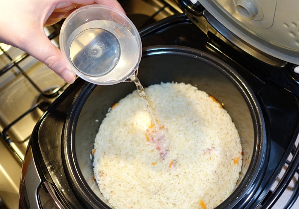 Cooking pilaf in a slow cooker
