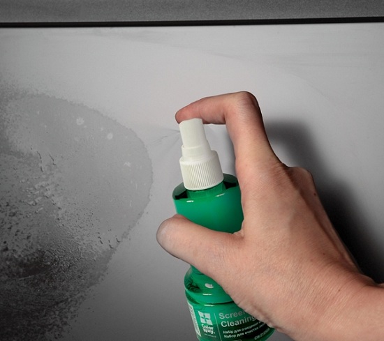 Spray can