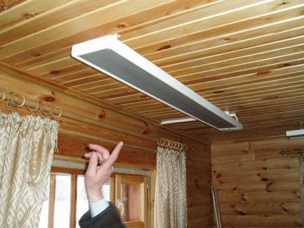 Ceiling IR heater