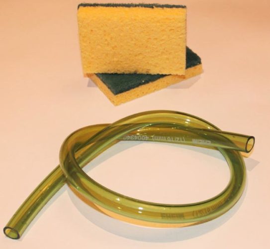 DIY humidifier for guitar