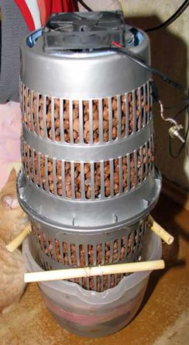 Expanded clay humidifier and bucket