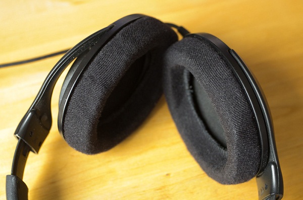 Overhead headphones