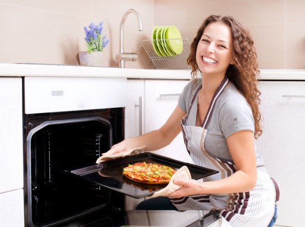Cooking pizza in the oven