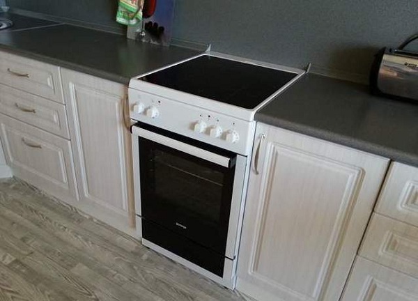 Freestanding ceramic hob