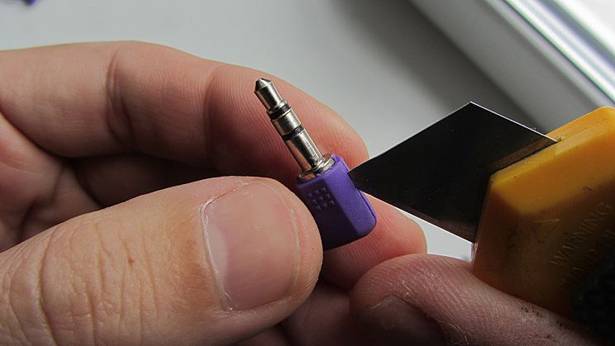 Disconnecting the plug