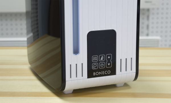 Steam humidifier with hygrostat