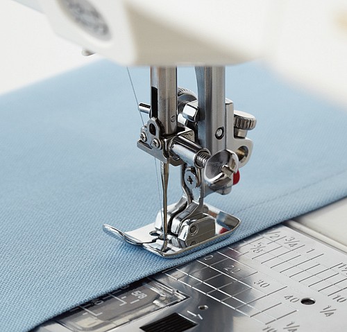 Straight stitch foot