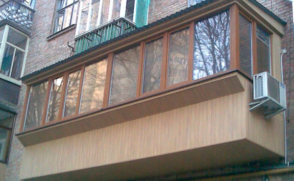 Air conditioning on the balcony with glazing