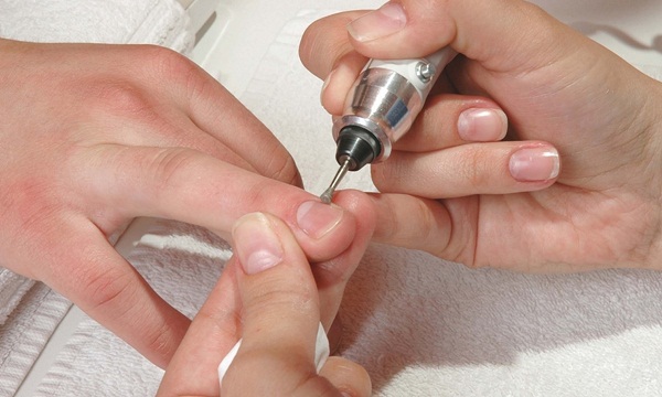 Hardware manicure