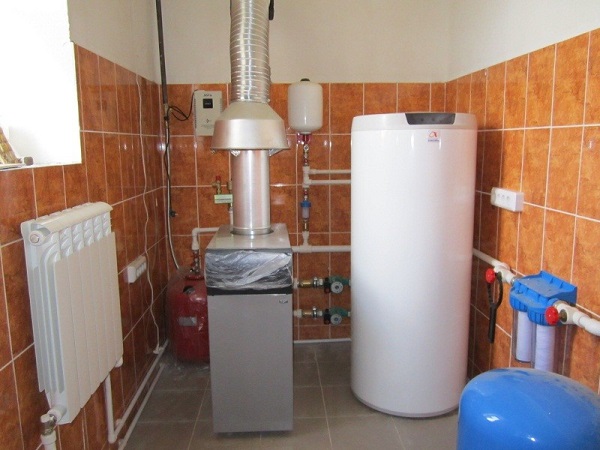 Gas storage boiler