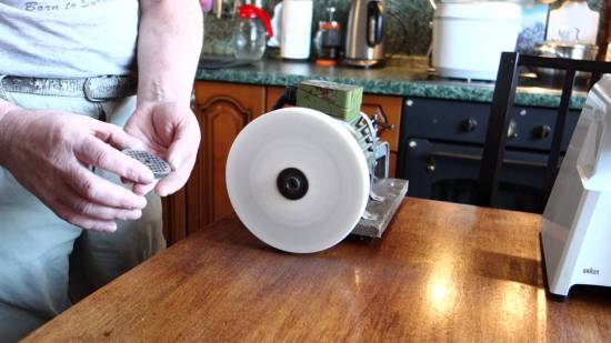 Household grinding machine