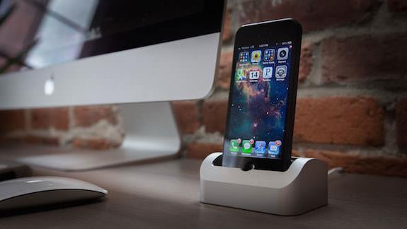 Phone docking station