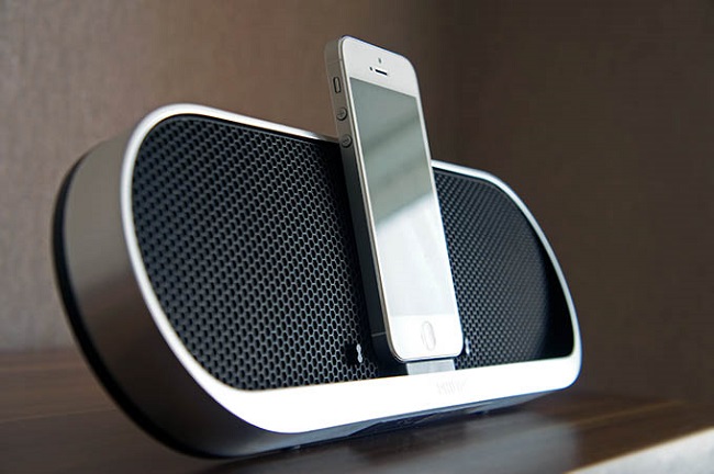 IPhone docking station
