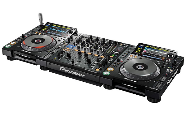 DJ mixer