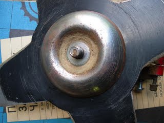 Washer fixing knife