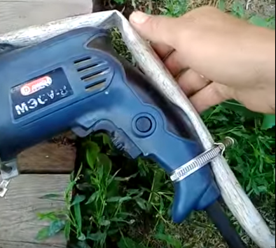 Fastening drill to the rod