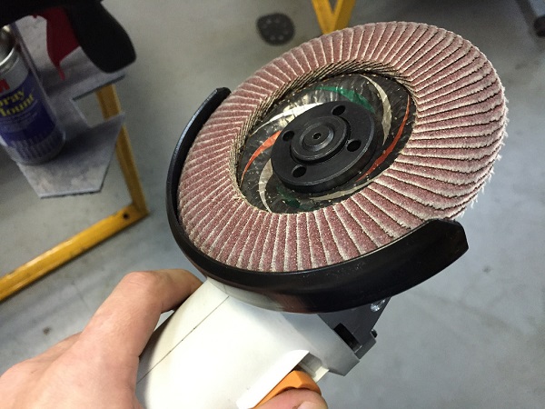 Nozzle for grinders