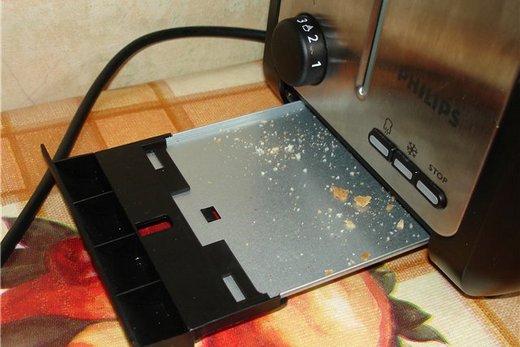 Toaster with tray