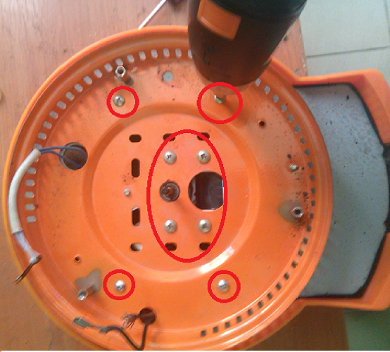 Turn off the motor screws