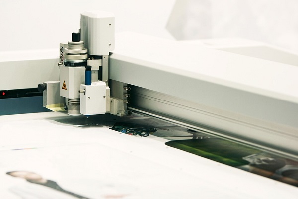 Flat plotter