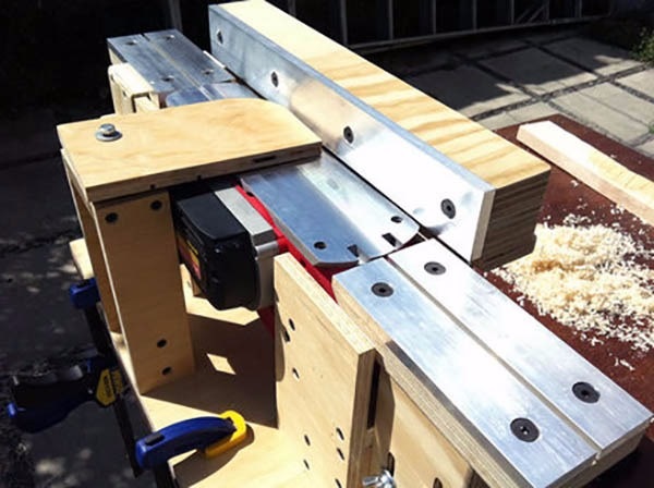 Planer on the workbench