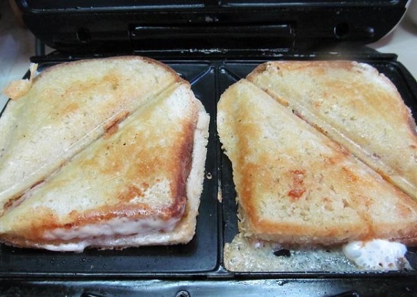 Bread with filling