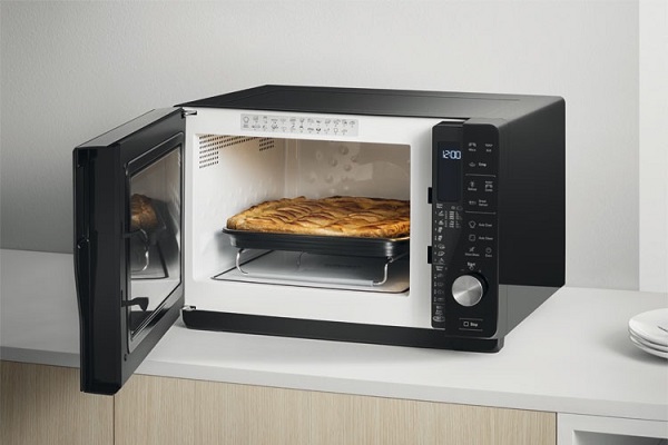 Hotpoint Extra Space Crisp without turntable