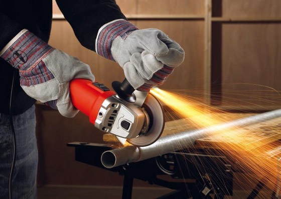 Grinding metal cutting