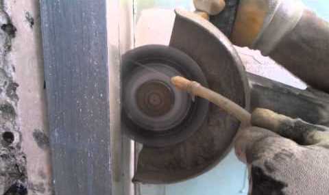 The use of water when working with grinders